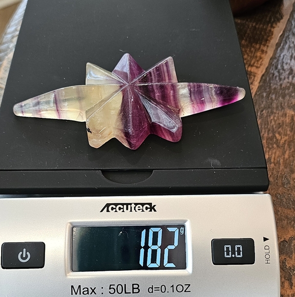 Beautiful Flourite Star Carving - Picture 12 of 12